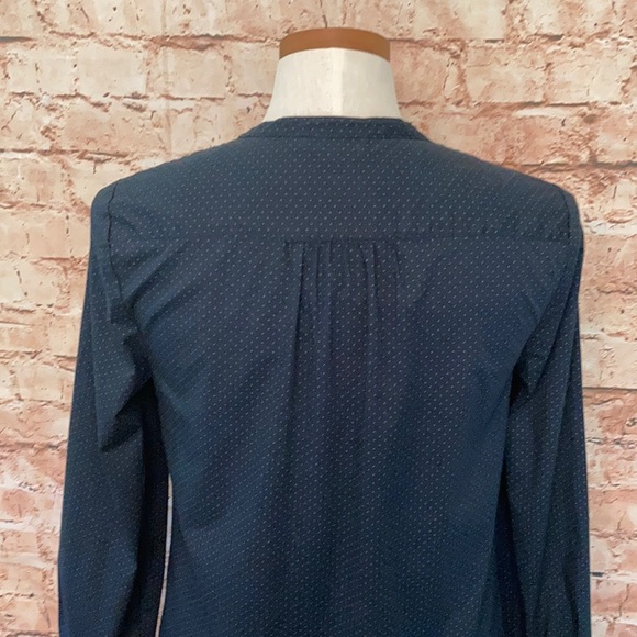 Like new Calvin Klein button down top - Picture 8 of 10